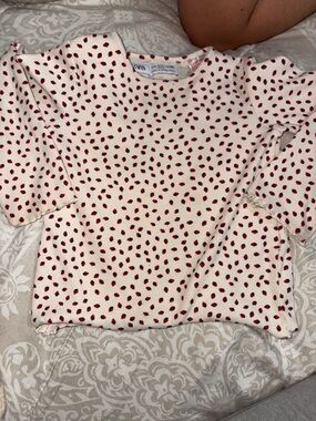 Zara Cream Ribbed Sweater with Red Dot Print